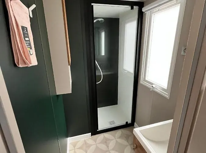 Camping Mobil 6/8 Personnes Aux Mathes / La Palmyre