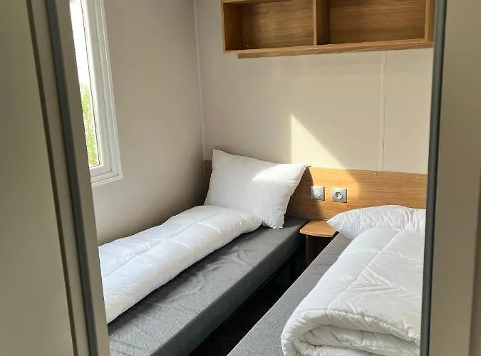 Camping Mobil 6/8 Personnes Aux Mathes / La Palmyre