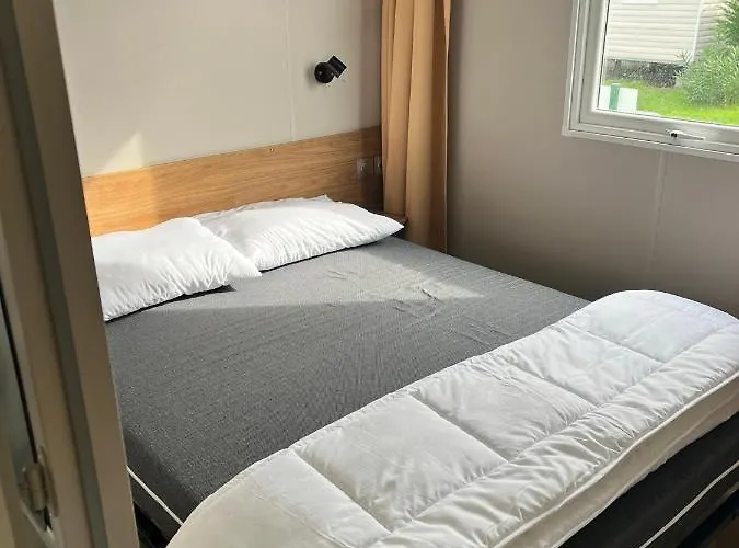 Camping Mobil 6/8 Personnes Aux Mathes / La Palmyre *